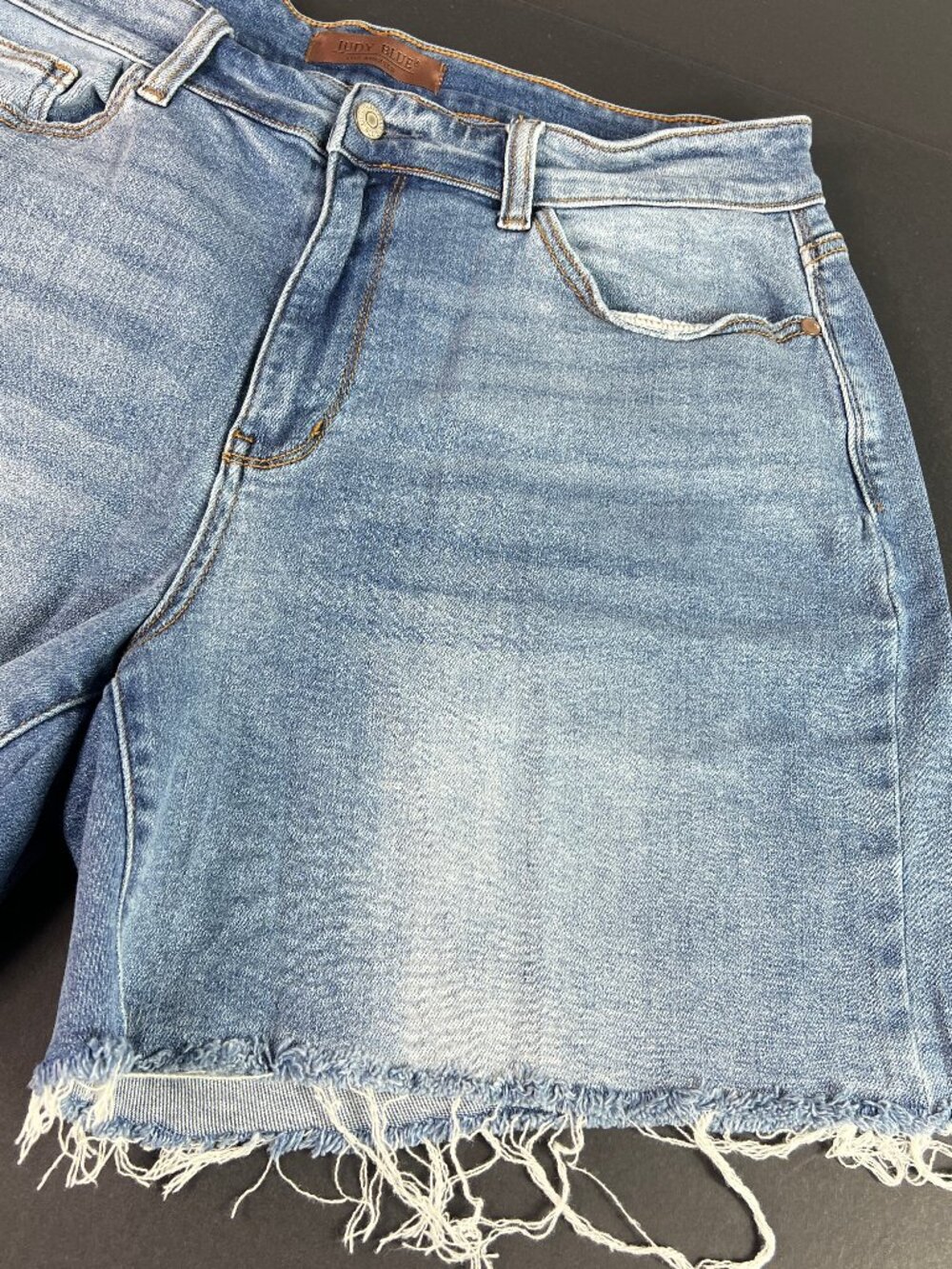 Judy Blue Jean Shorts Womens Plus 35* High Rise Blue Cut Off Denim Jorts Tag 2XL - Picture 3 of 15